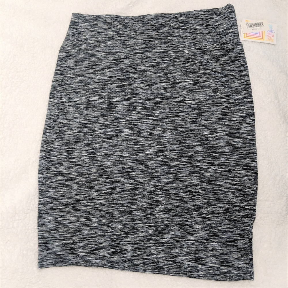 ⬇️ LuLaRoe Quilted Heather Gray Cassie Skirt 2XL